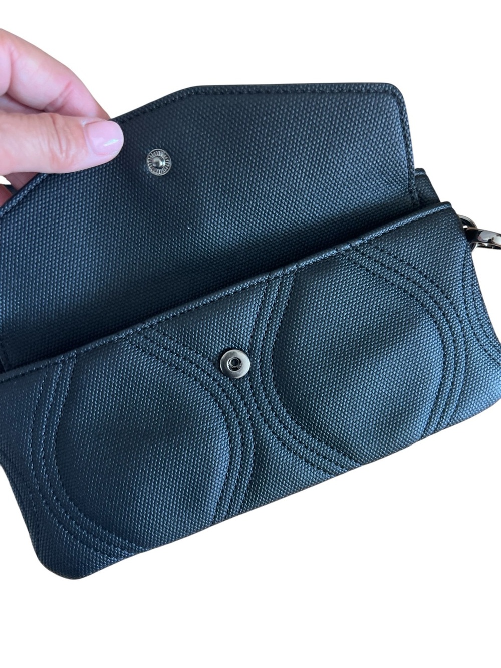 Lug Blitz Matte Luxe Black Crossbody With Wristlet - Picture 6 of 8